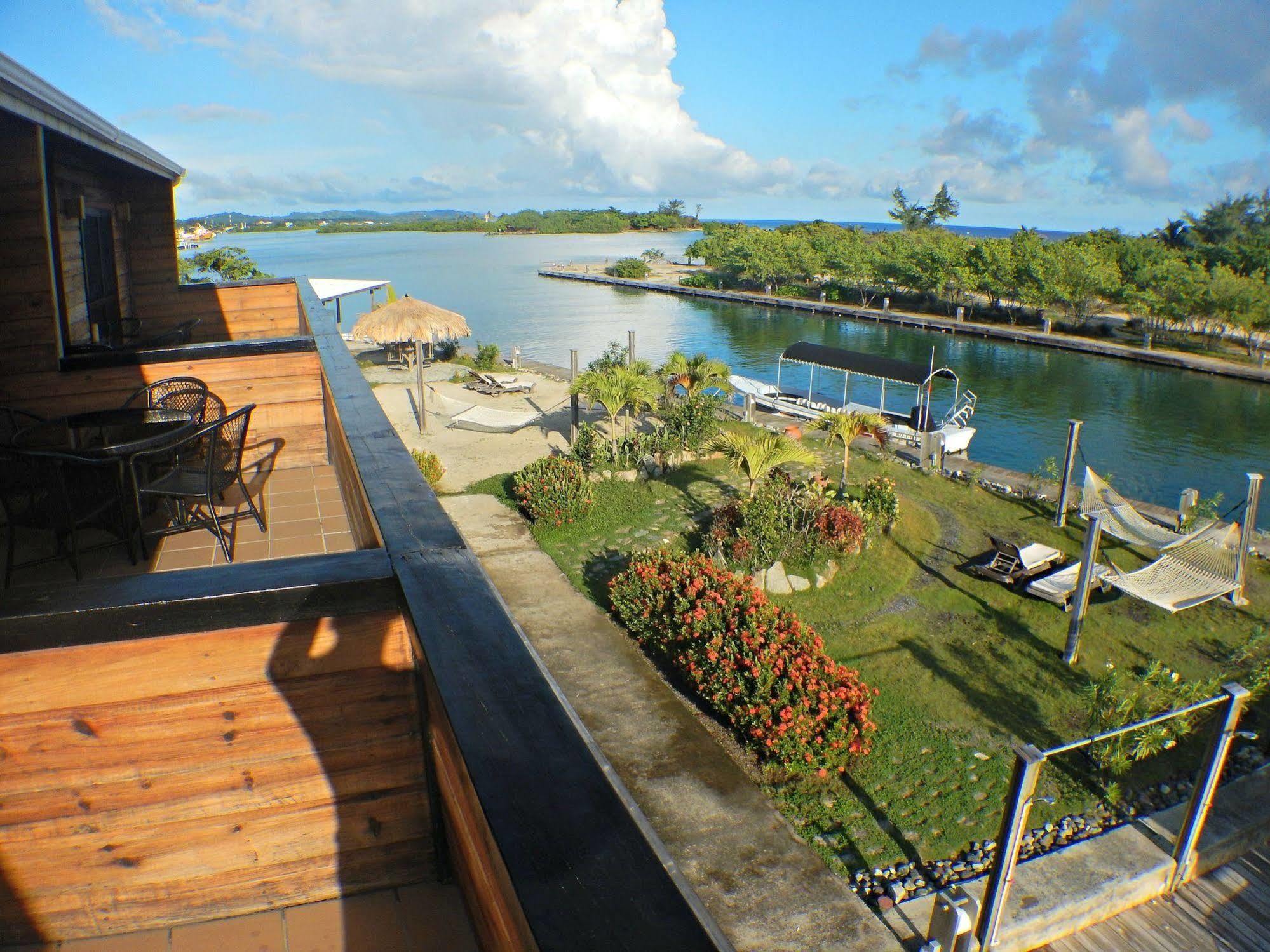 Barefoot Cay Resort Brick Bay Exterior photo